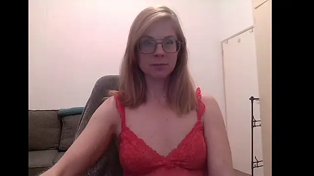 Snapshot of SavannaGirly chatting on 09-16-25, 06:36 SavannaGirly online show from 09-16-25, 06:36