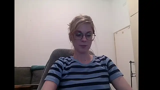 Snapshot of SavannaGirly chatting on 09-17-25, 06:59 SavannaGirly online show from 09-17-25, 06:59