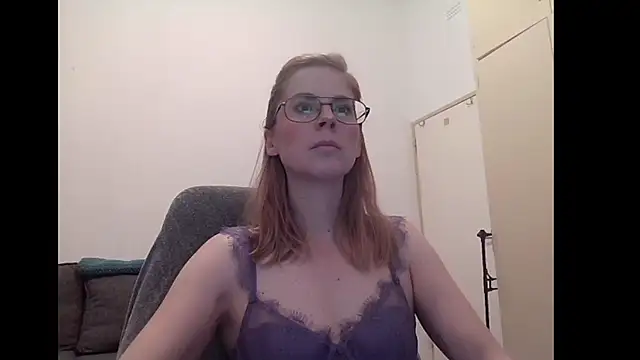 Snapshot of SavannaGirly chatting on 09-19-25, 07:43 SavannaGirly online show from 09-19-25, 07:43
