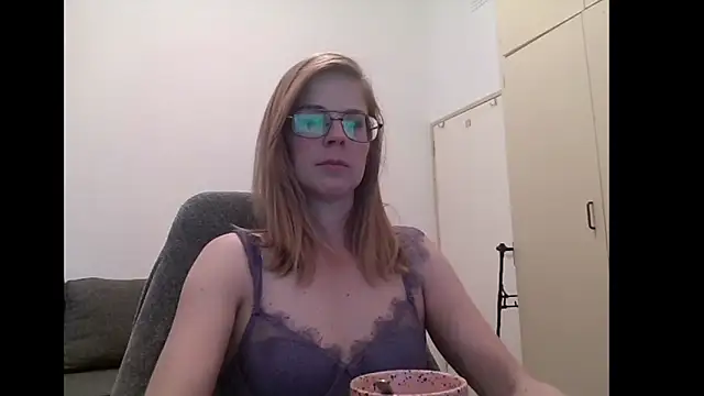 Snapshot of SavannaGirly chatting on 09-25-25, 09:13 SavannaGirly online show from 09-25-25, 09:13