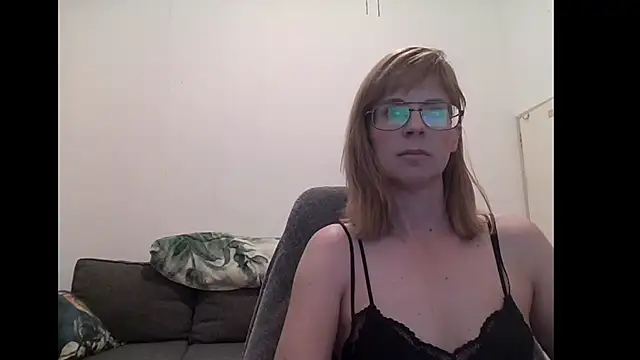 Snapshot of SavannaGirly chatting on 10-08-25, 07:17 SavannaGirly online show from 10-08-25, 07:17