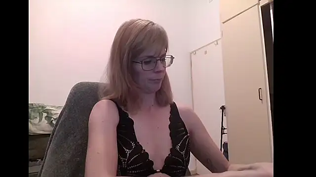 Snapshot of SavannaGirly chatting on 10-10-25, 08:46 SavannaGirly online show from 10-10-25, 08:46