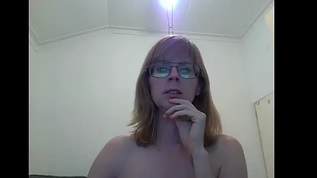 Snapshot of SavannaGirly chatting on 10-14-25, 09:48 SavannaGirly online show from 10-14-25, 09:48