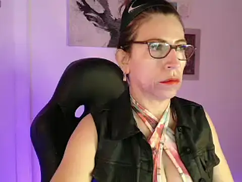 Chayla Ruiz online show from 01-31-25, 01:02