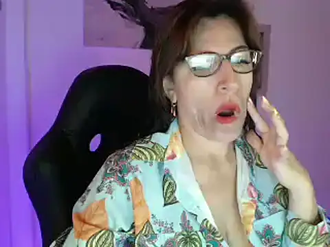 Chayla Ruiz online show from 02-04-25, 12:00