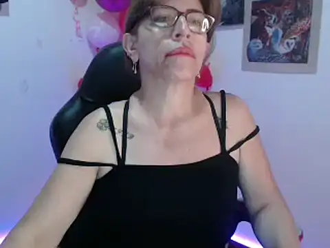 Chayla Ruiz online show from 02-18-25, 09:42