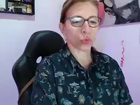 Chayla Ruiz online show from 02-24-25, 04:26