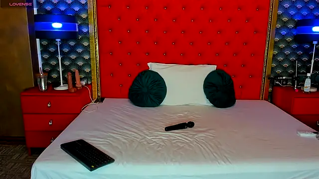 VallerieJones online show from 11-05-25, 12:21