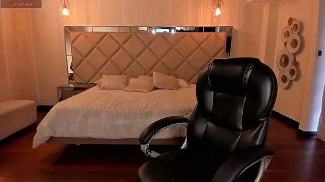 MaryLewis  online show from 02-15-26, 12:47