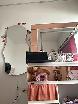 Snapshot of jailyncam_ chatting on 11-28-25, 02:31 jailyncam online show from 11-28-25, 02:31