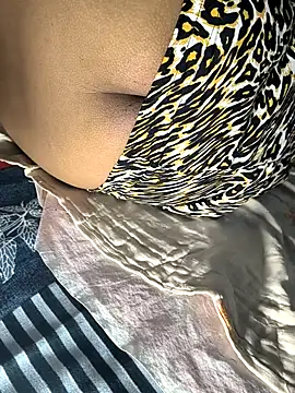 Snapshot of pariraj001 chatting on 04-03-26, 05:27 pariraj001 online show from 04-03-26, 05:27