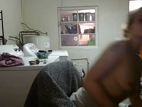 Snapshot of missymilf chatting on 01-18-25, 12:46 missymilf online show from 01-18-25, 12:46