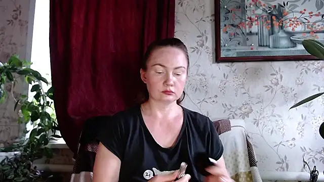 Snapshot of EmilyDoth chatting on 07-16-26, 09:26 EmilyDoth online show from 07-16-26, 09:26