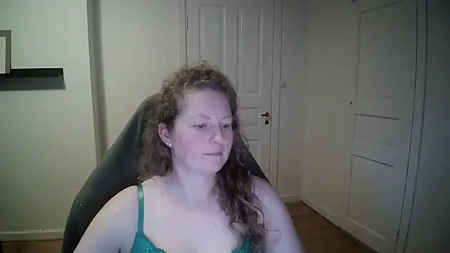 Girlnina-1995 online show from 01-14-25, 12:03