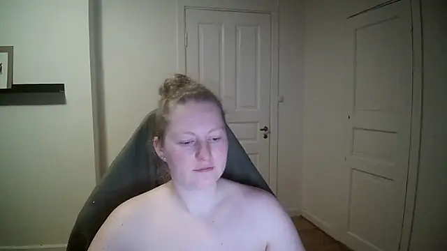 Girlnina-1995 online show from 01-15-25, 09:41