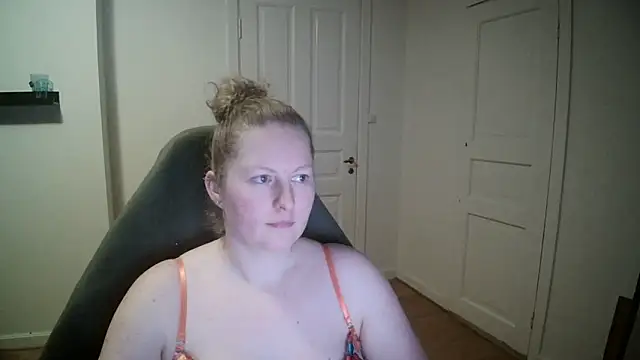 Girlnina-1995 online show from 01-22-25, 07:34