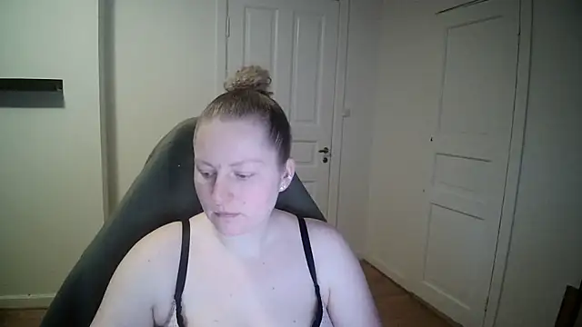 Girlnina-1995 online show from 01-23-25, 10:32