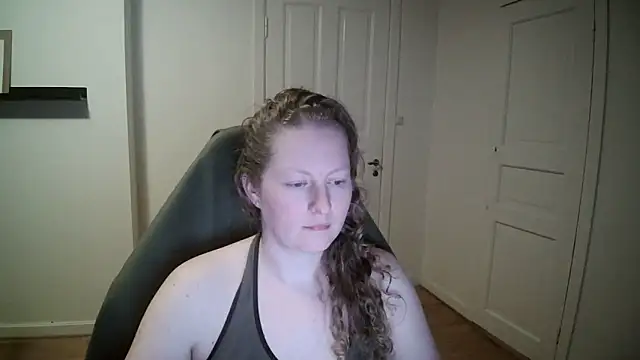 Girlnina-1995 online show from 03-17-25, 07:37