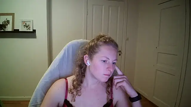 Girlnina-1995 online show from 10-15-25, 07:03