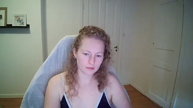 Girlnina-1995 online show from 10-29-25, 11:01