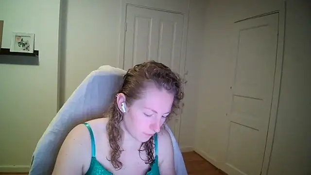 Girlnina-1995 online show from 12-04-25, 10:02