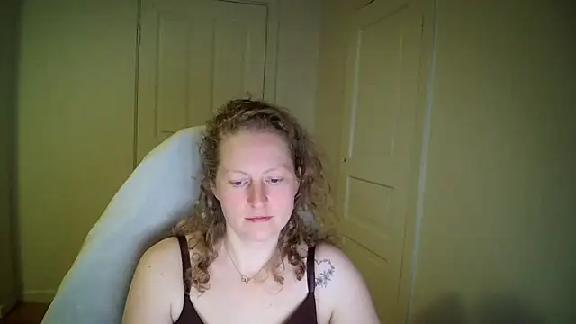 Snapshot of Girlnina-1995 chatting on 04-20-26, 06:20 Girlnina-1995 online show from 04-20-26, 06:20