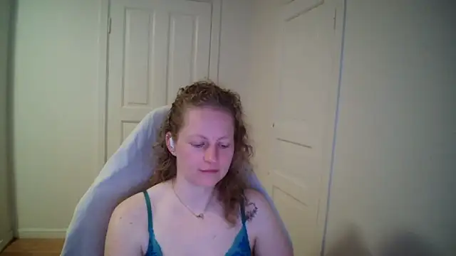 Snapshot of Girlnina-1995 chatting on 04-22-26, 06:38 Girlnina-1995 online show from 04-22-26, 06:38