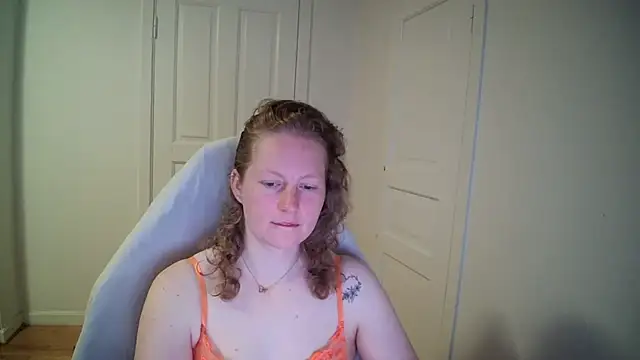 Snapshot of Girlnina-1995 chatting on 04-27-26, 06:22 Girlnina-1995 online show from 04-27-26, 06:22