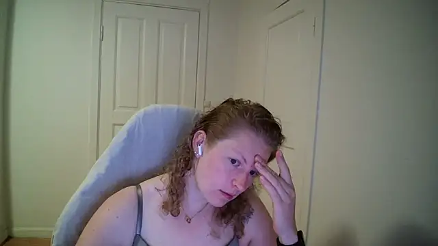 Snapshot of Girlnina-1995 chatting on 05-12-26, 07:49 Girlnina-1995 online show from 05-12-26, 07:49