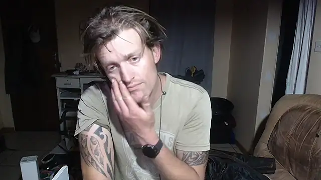 Snapshot of the-billy-blue chatting on 07-26-26, 03:47 the-billy-blue online show from 07-26-26, 03:47