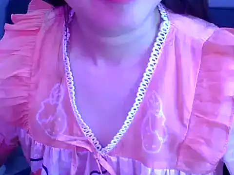 Snapshot of Bee_2k chatting on 06-25-26, 04:23 Bee 2k online show from 06-25-26, 04:23
