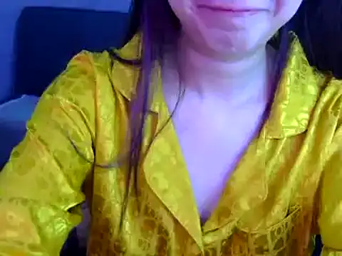 Snapshot of Bee_2k chatting on 06-26-26, 04:28 Bee 2k online show from 06-26-26, 04:28