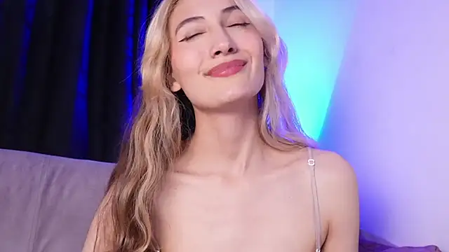 Snapshot of lola_vlad chatting on 01-11-25, 10:40 lola vlad online show from 01-11-25, 10:40