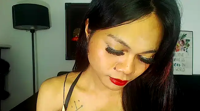 Snapshot of ELLIZABETHFORCUMXX chatting on 03-18-25, 09:43 ELLIZABETHFORCUMXX online show from 03-18-25, 09:43