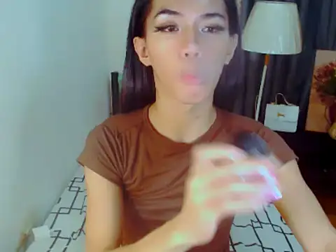 Snapshot of ELLIZABETHFORCUMXX chatting on 09-14-25, 01:05 ELLIZABETHFORCUMXX online show from 09-14-25, 01:05