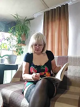 IrmaRose online show from 10-02-25, 05:03