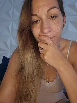 Snapshot of Lola-Roxx chatting on 06-25-26, 08:19 Lola-Roxx online show from 06-25-26, 08:19