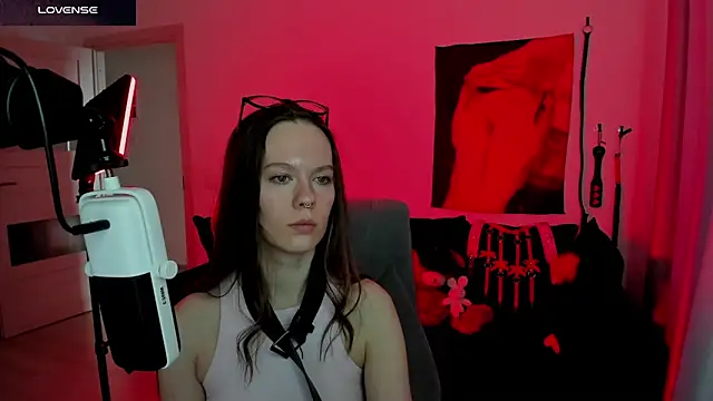 DivineBite online show from 04-11-26, 02:54