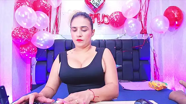  carolina fox online show from 02-13-25, 03:07