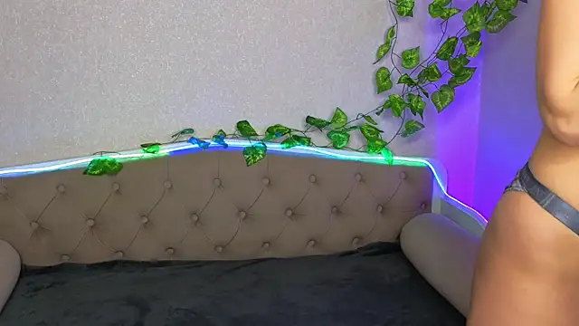 Snapshot of ParadisePleasure_ chatting on 01-28-25, 01:39 ParadisePleasure  online show from 01-28-25, 01:39