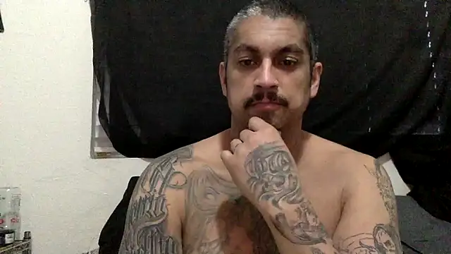 Snapshot of Vision1285 chatting on 12-31-24, 05:07 Vision1285 online show from 12-31-24, 05:07