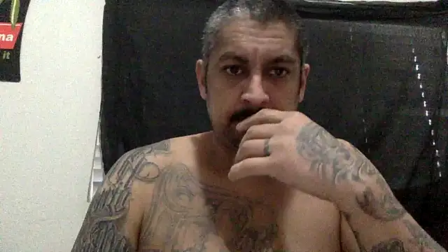 Snapshot of Vision1285 chatting on 01-03-25, 05:42 Vision1285 online show from 01-03-25, 05:42