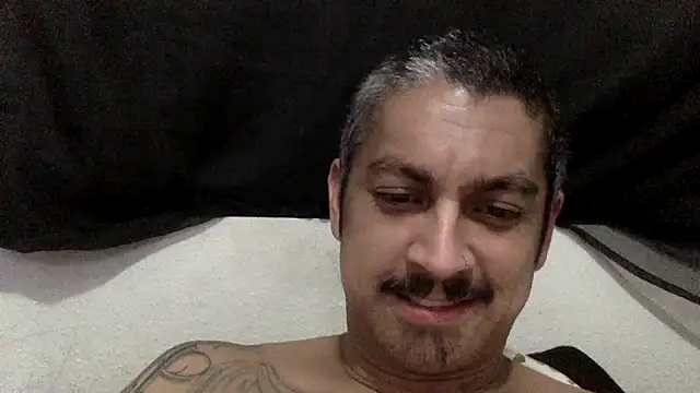 Snapshot of Vision1285 chatting on 01-13-25, 02:50 Vision1285 online show from 01-13-25, 02:50