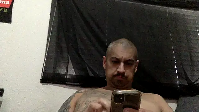 Snapshot of Vision1285 chatting on 01-19-25, 05:39 Vision1285 online show from 01-19-25, 05:39