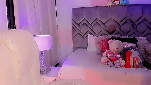 LeyXandrabraz online show from 12-23-24, 08:25