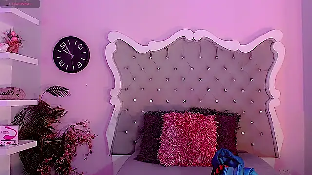 LeyXandrabraz online show from 12-14-25, 08:35