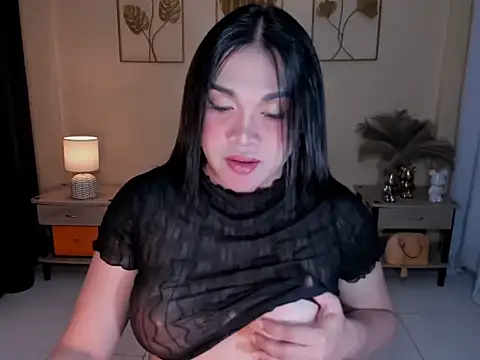 Snapshot of MaxeneCullens chatting on 05-28-26, 05:05 MaxeneCullens online show from 05-28-26, 05:05