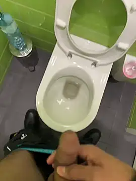 Snapshot of hasoo766 chatting on 03-09-25, 04:22 hasoo766 online show from 03-09-25, 04:22