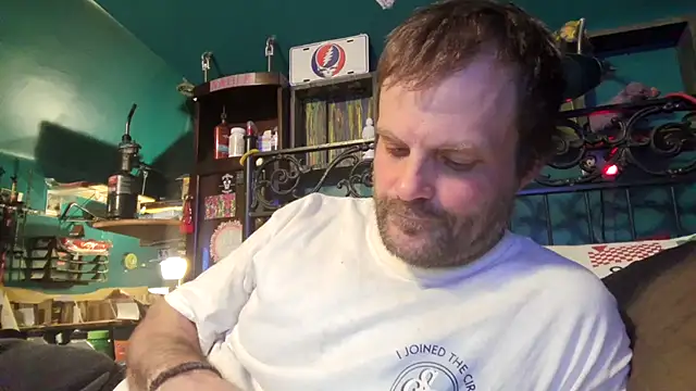 Snapshot of charactrzero chatting on 10-30-25, 11:38 charactrzero online show from 10-30-25, 11:38