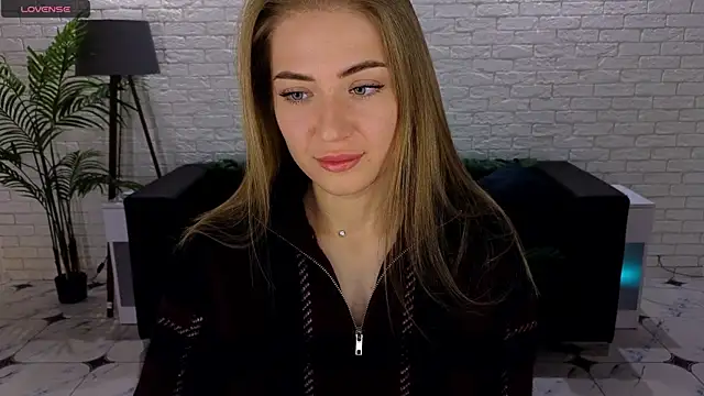 Adelyna Bird online show from 09-26-25, 06:17